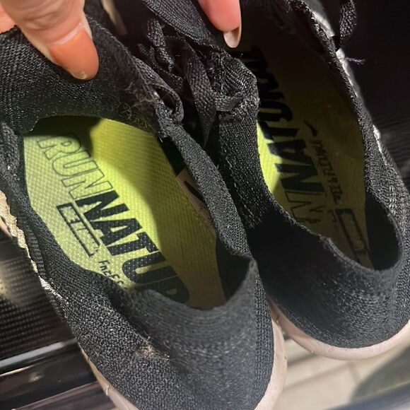 Black & White Nike Free Run Flyknit Sneaker - Light Shoe Women’s 7.5 - Picture 5 of 7